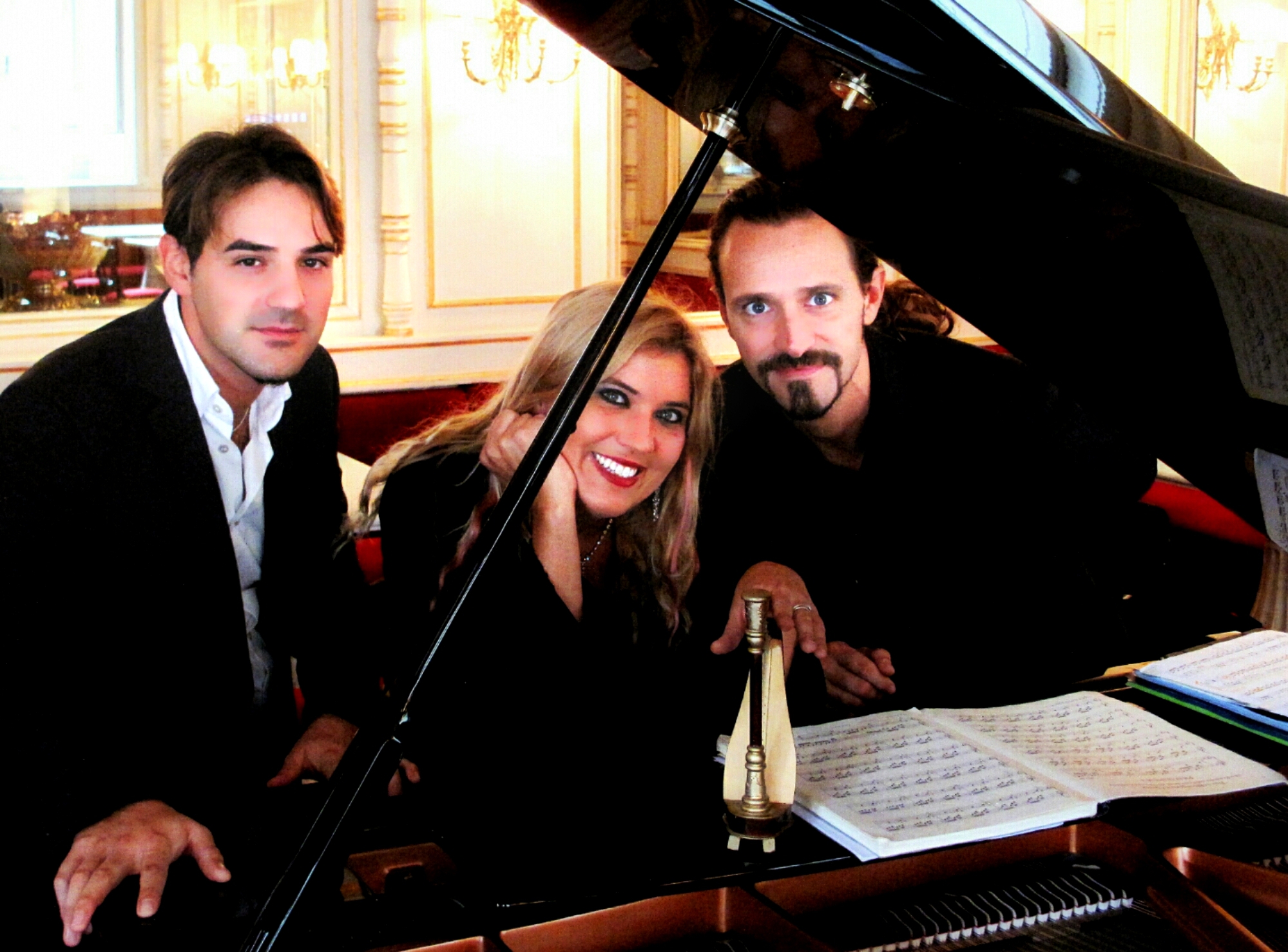 FREE COLORS TRIO Alchimea Sara Terzano, arpa Christian Rossetti PIANOFORTE Roberto Mattea BATTERIA